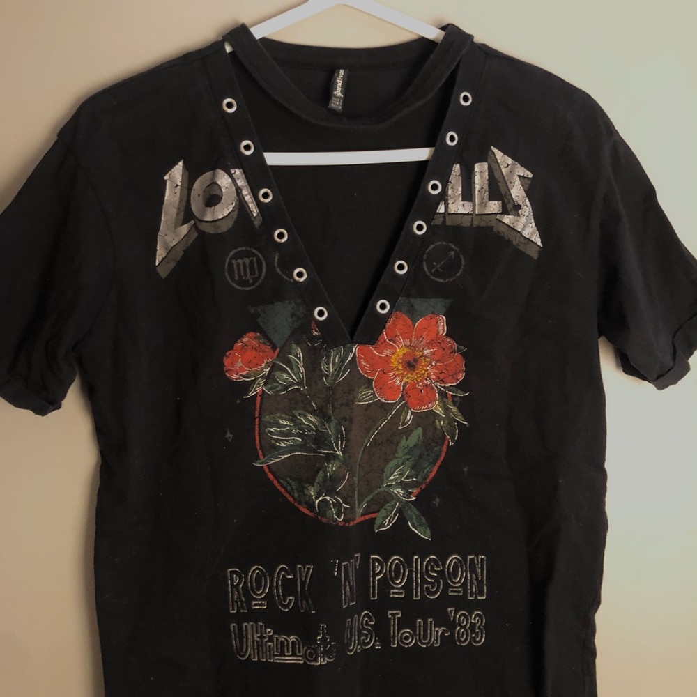 COOL V NECK TSHIRT